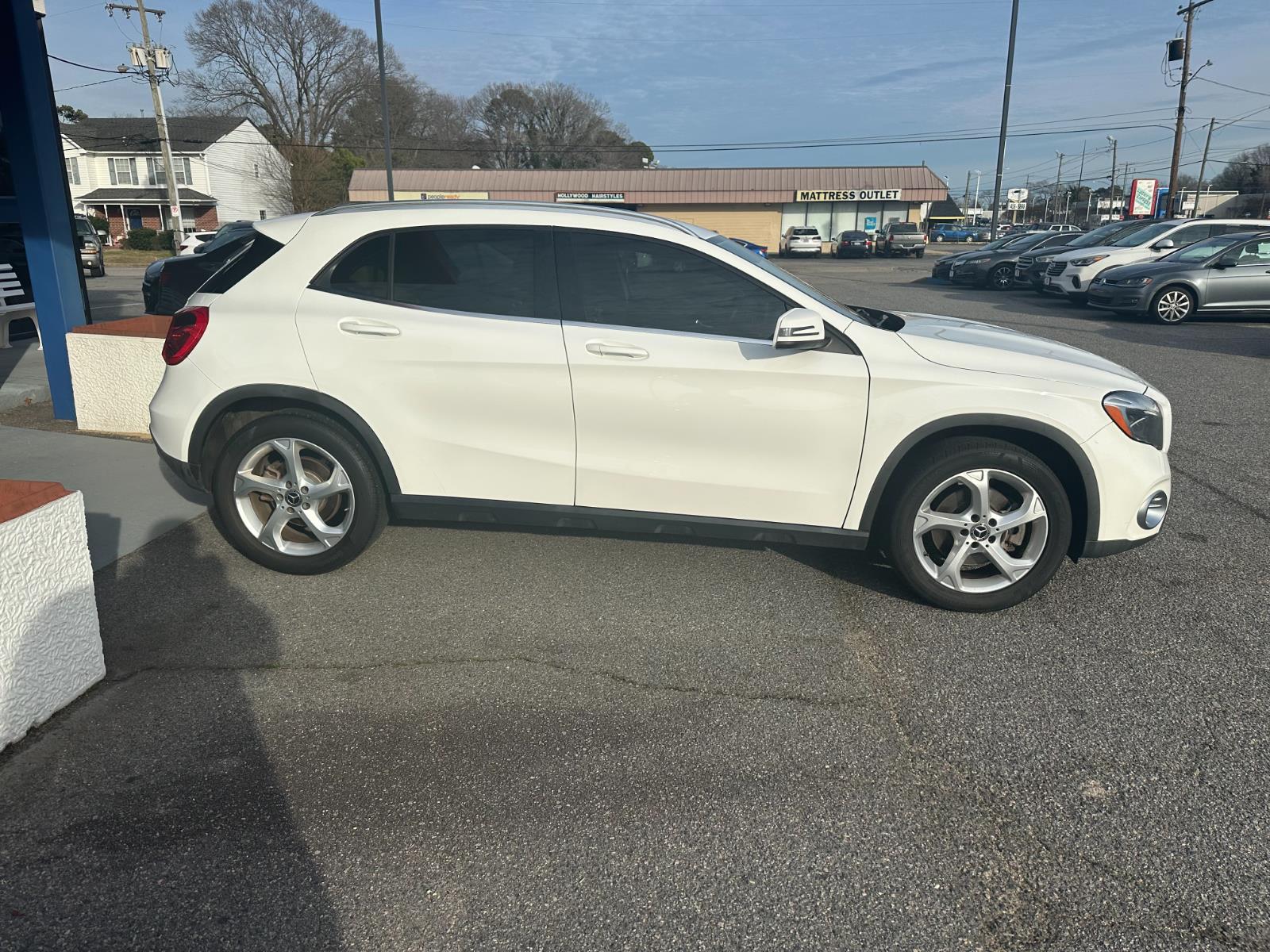 Vehicle image 5 of 28