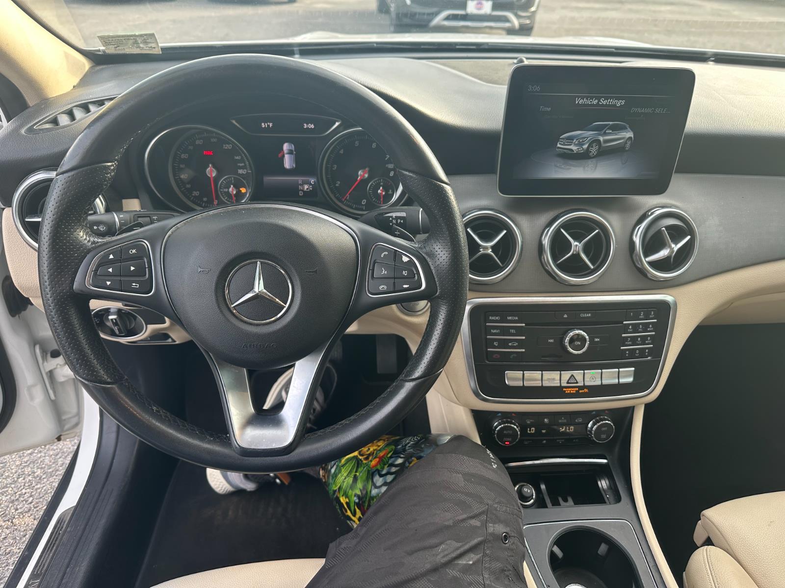 Vehicle image 12 of 28
