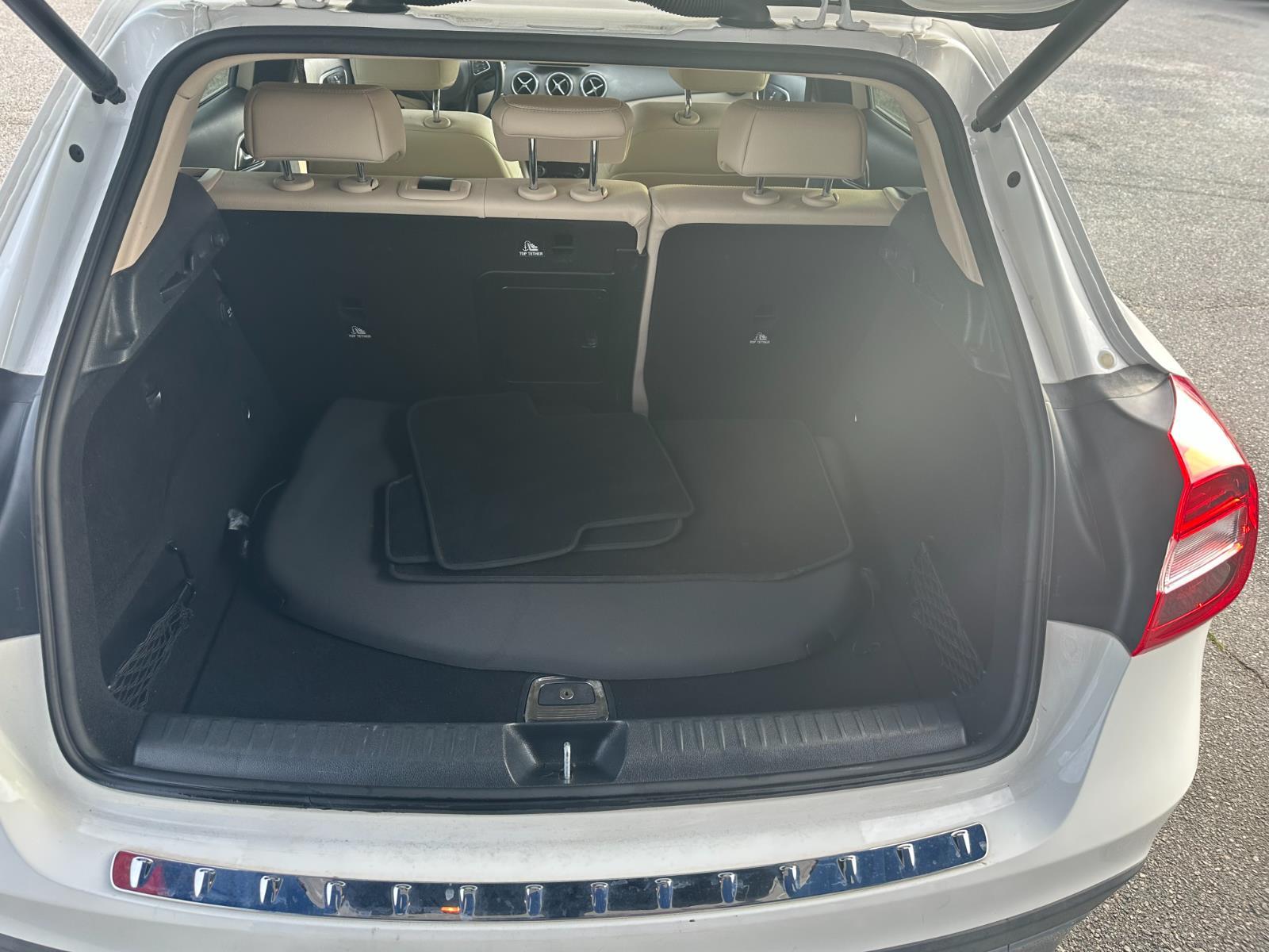Vehicle image 22 of 28