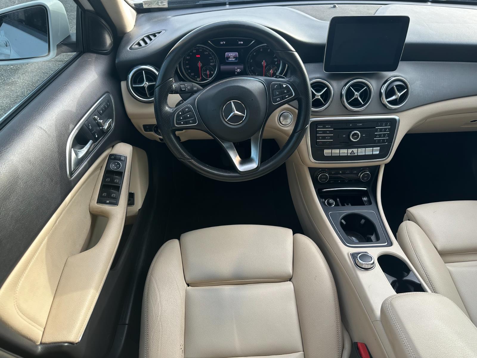 Vehicle image 19 of 28