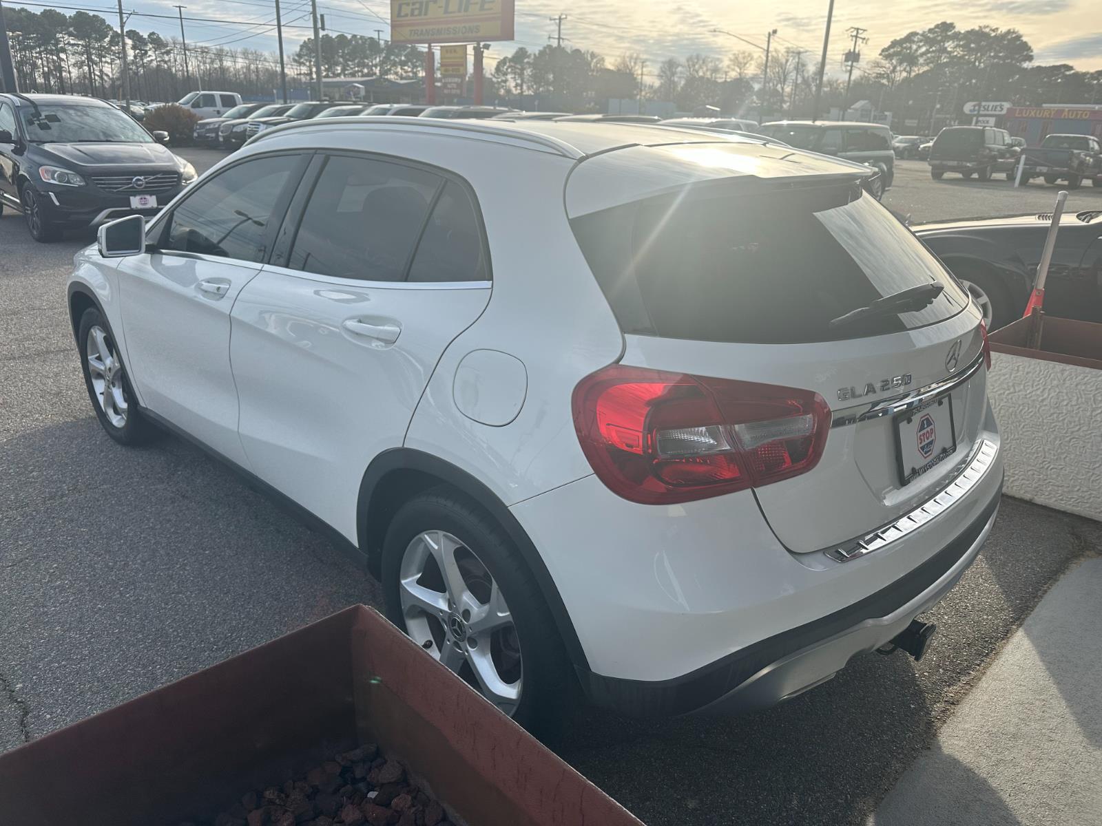Vehicle image 8 of 28