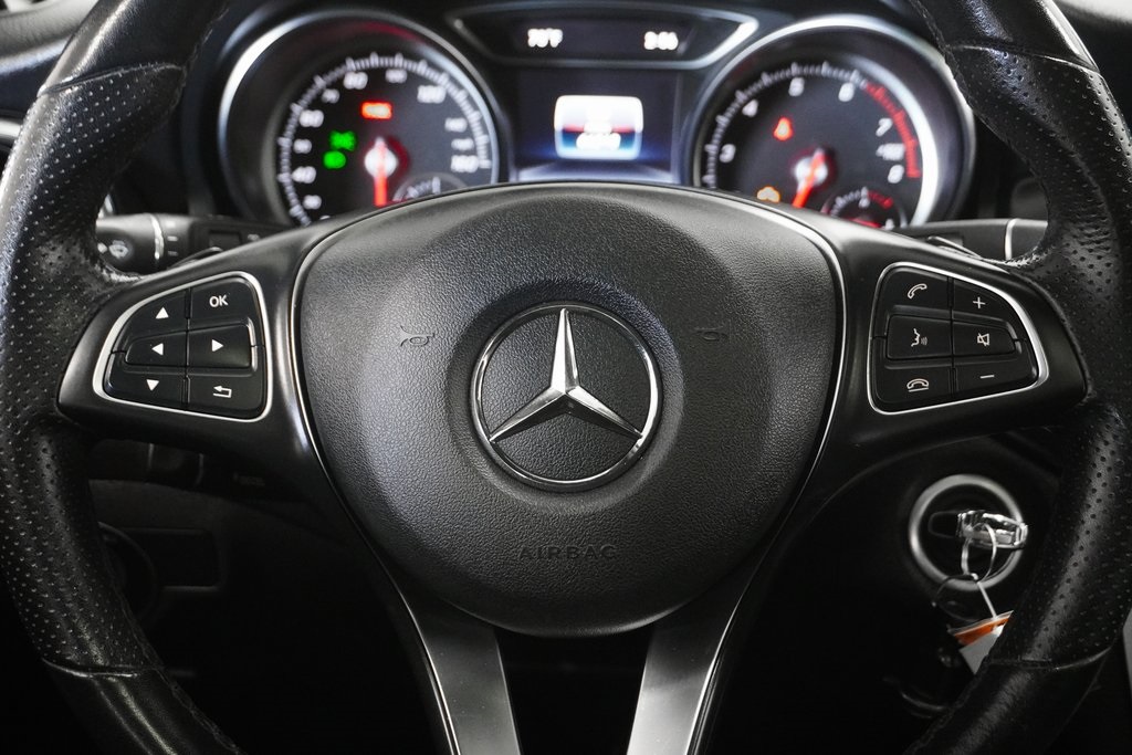 Vehicle image 25 of 33