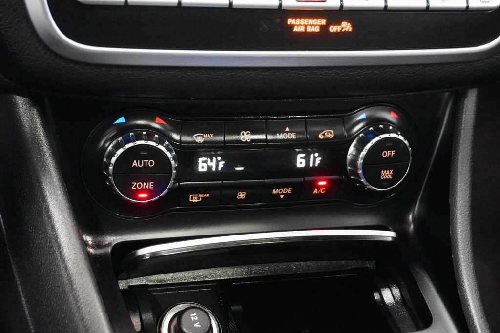 Vehicle image 31 of 33