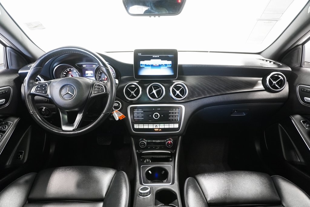 Vehicle image 15 of 33