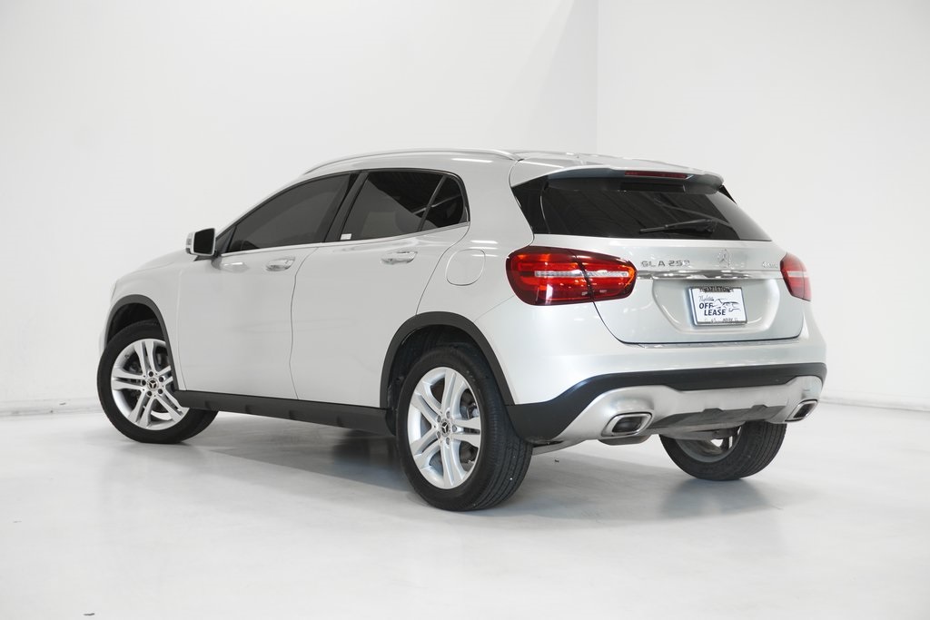 Vehicle image 8 of 33
