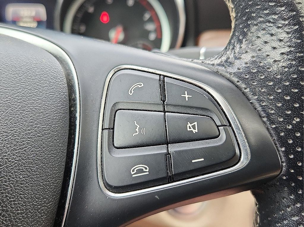 Vehicle image 23 of 30