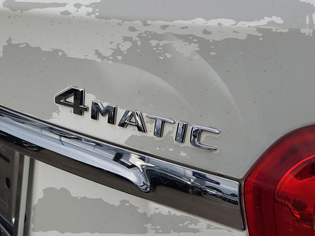 Vehicle image 27 of 30