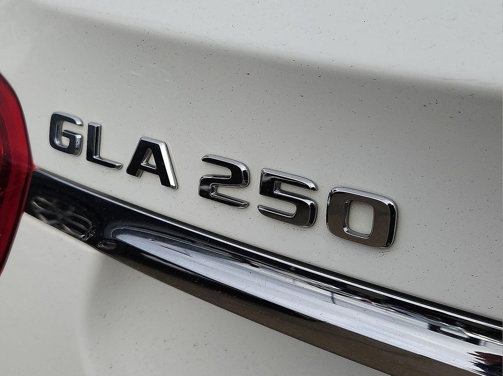 Vehicle image 12 of 30