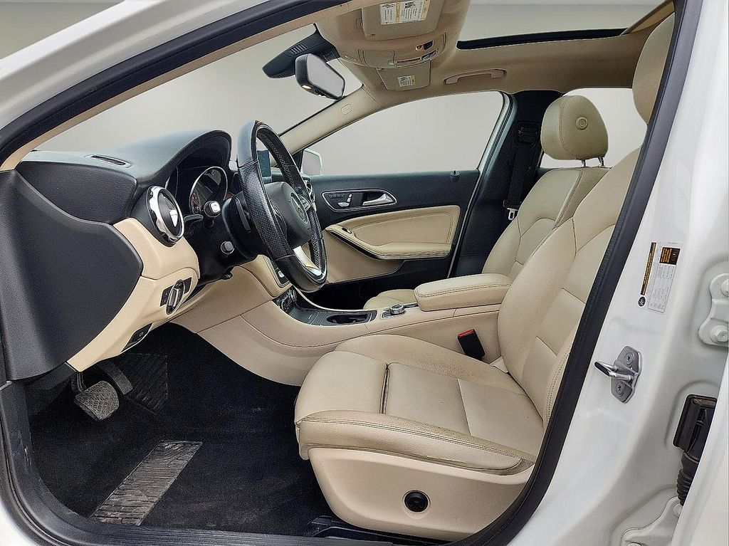 Vehicle image 16 of 30