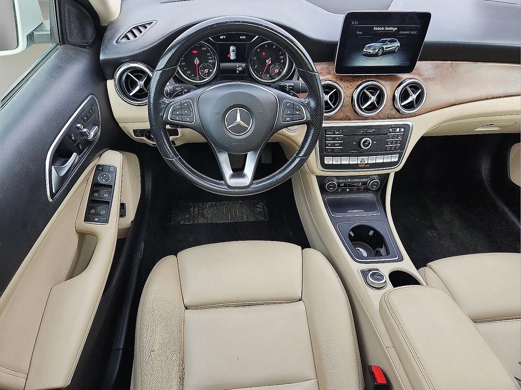 Vehicle image 14 of 30
