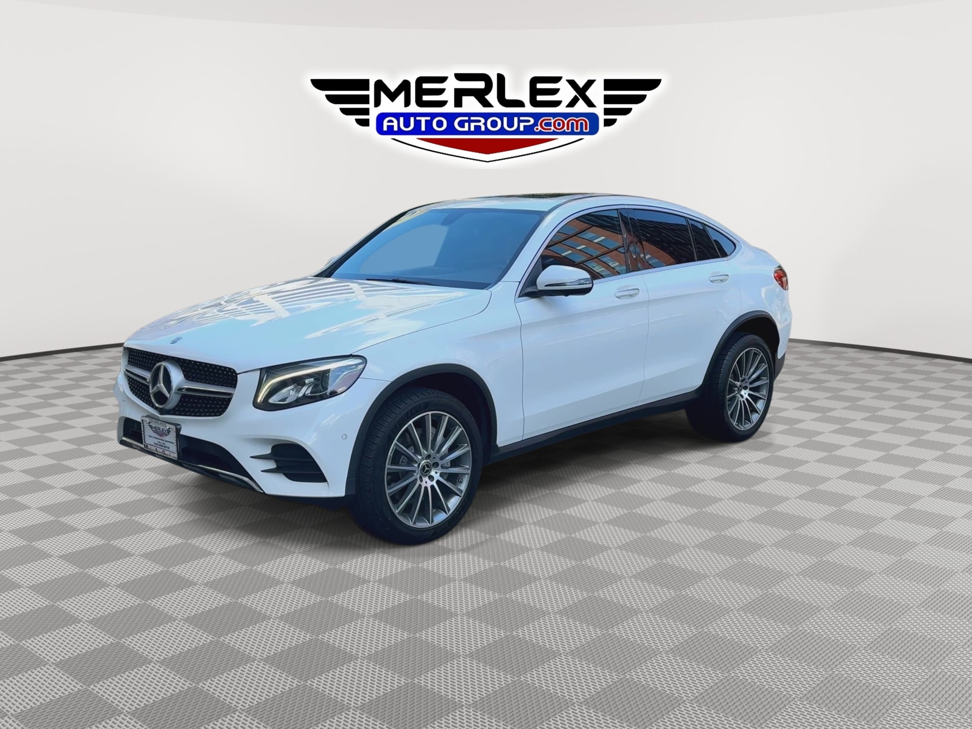 2019 Mercedes-Benz GLC 300 Image 1 of 30