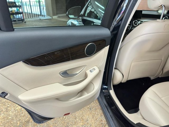 Vehicle image 13 of 37