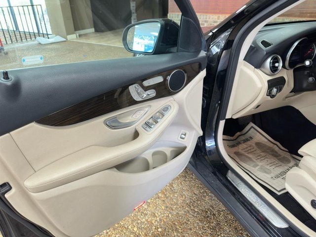 Vehicle image 12 of 37