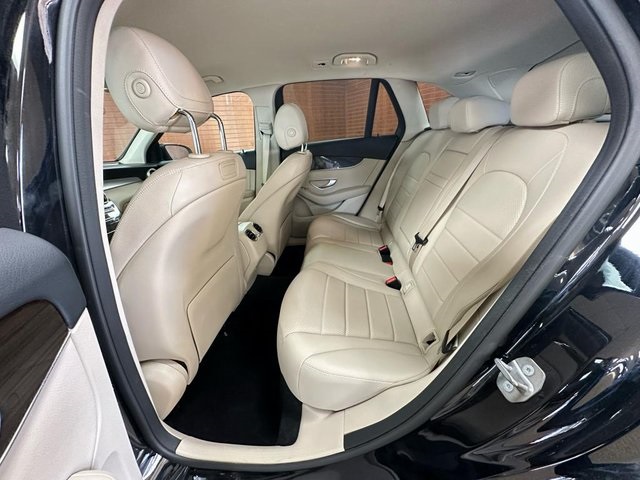 Vehicle image 22 of 37