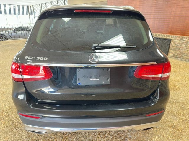 Vehicle image 10 of 37