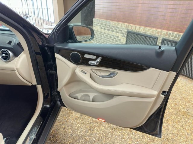 Vehicle image 15 of 37