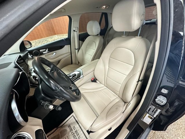 Vehicle image 19 of 37