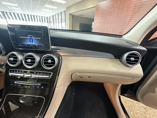 Vehicle image 28 of 37