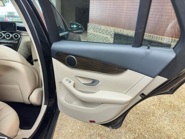 Vehicle image 14 of 37