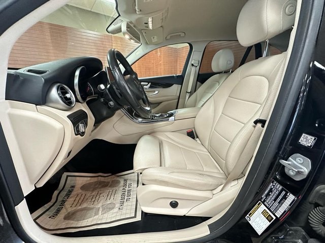 Vehicle image 18 of 37