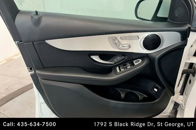 Vehicle image 14 of 25