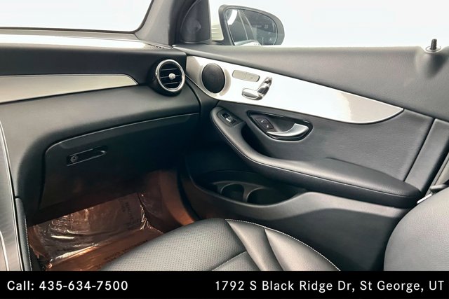 Vehicle image 10 of 25