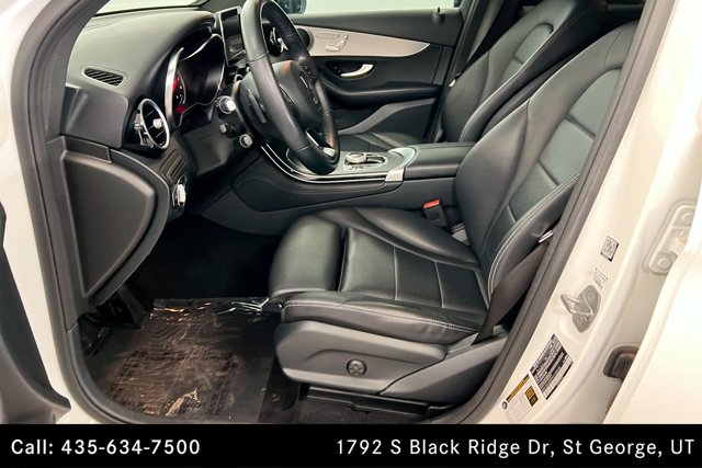 Vehicle image 17 of 25