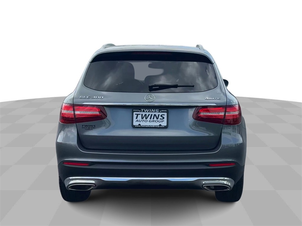 Vehicle image 7 of 33