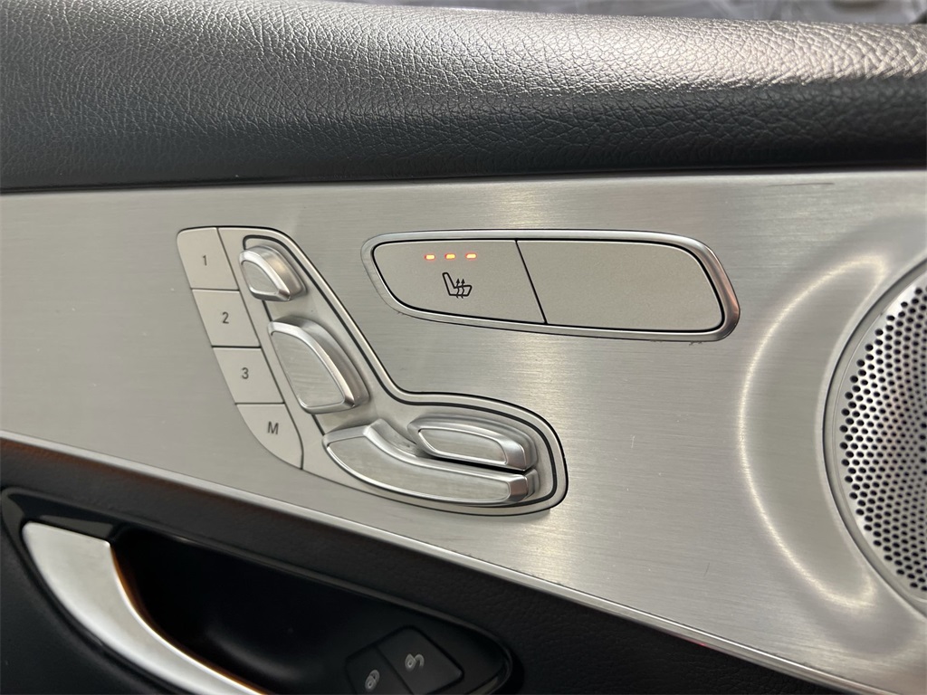 Vehicle image 33 of 33