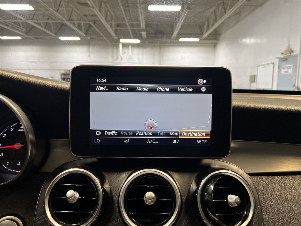 Vehicle image 14 of 33