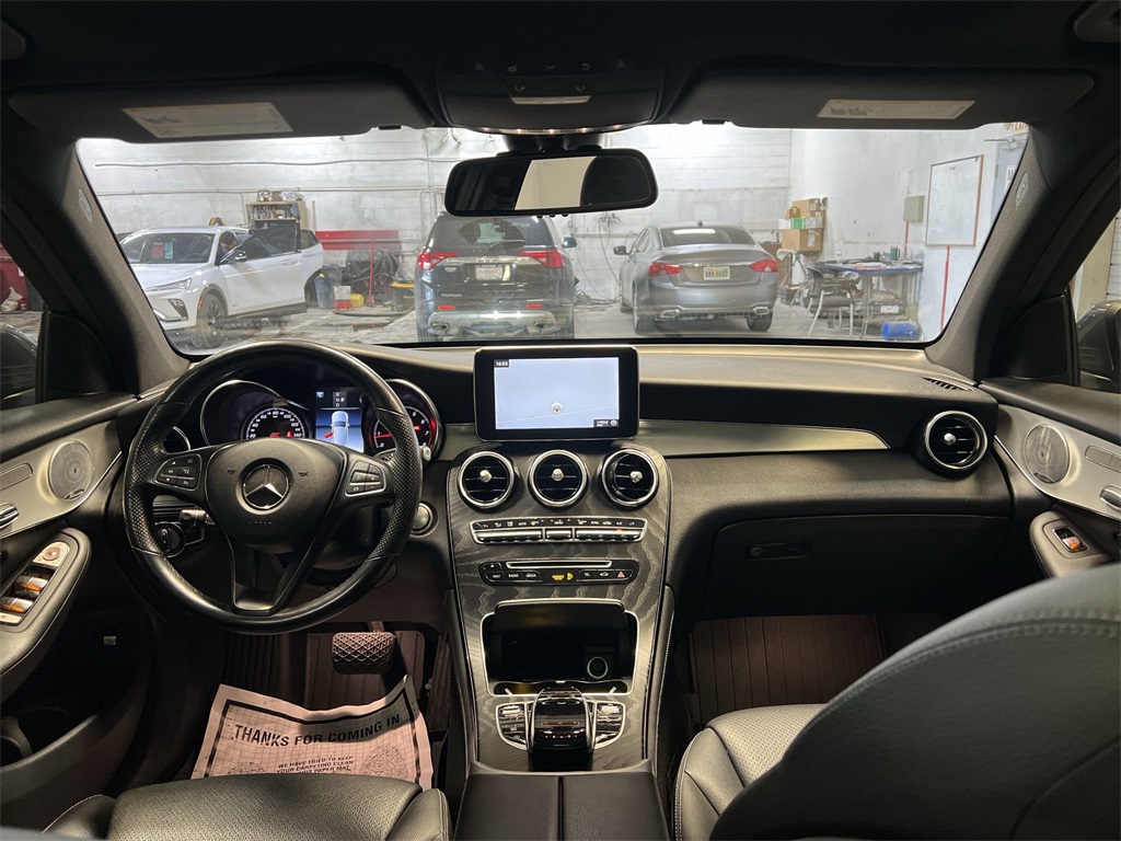 Vehicle image 20 of 33