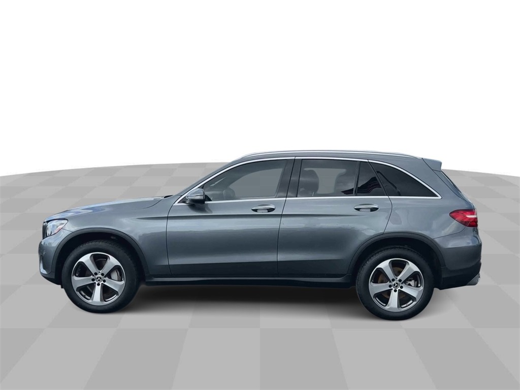 Vehicle image 9 of 33