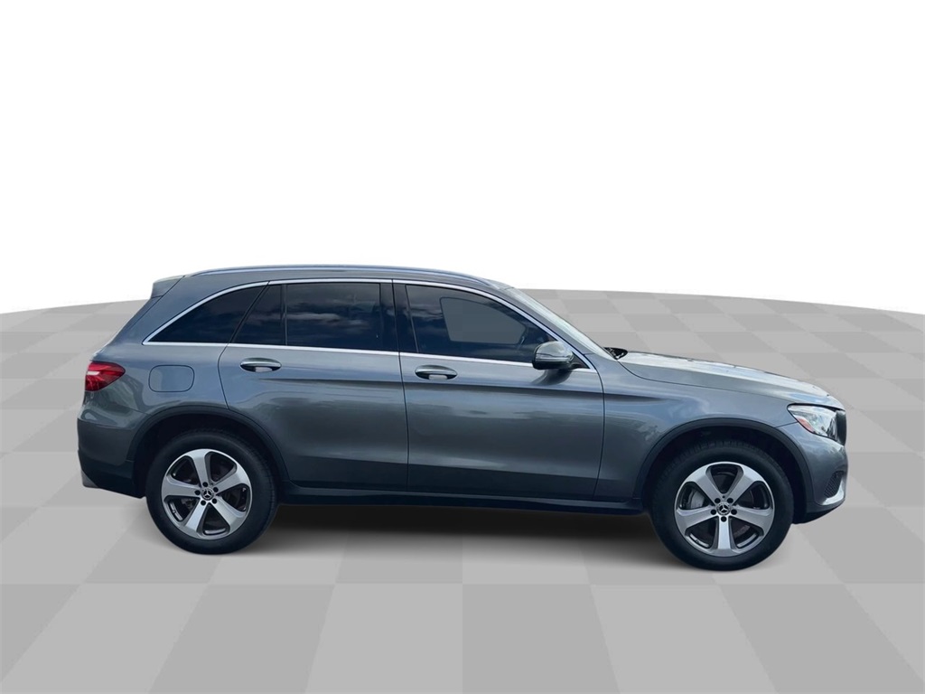 Vehicle image 5 of 33