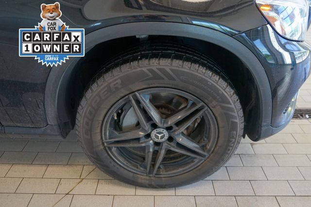 Vehicle image 16 of 21