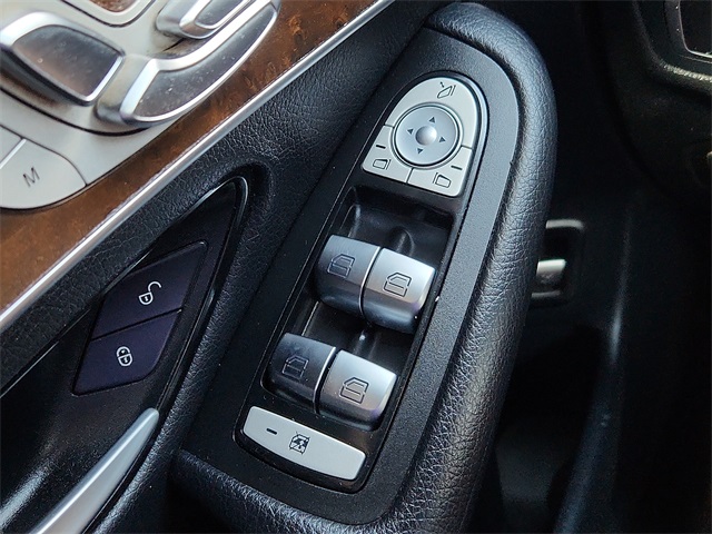 Vehicle image 23 of 25