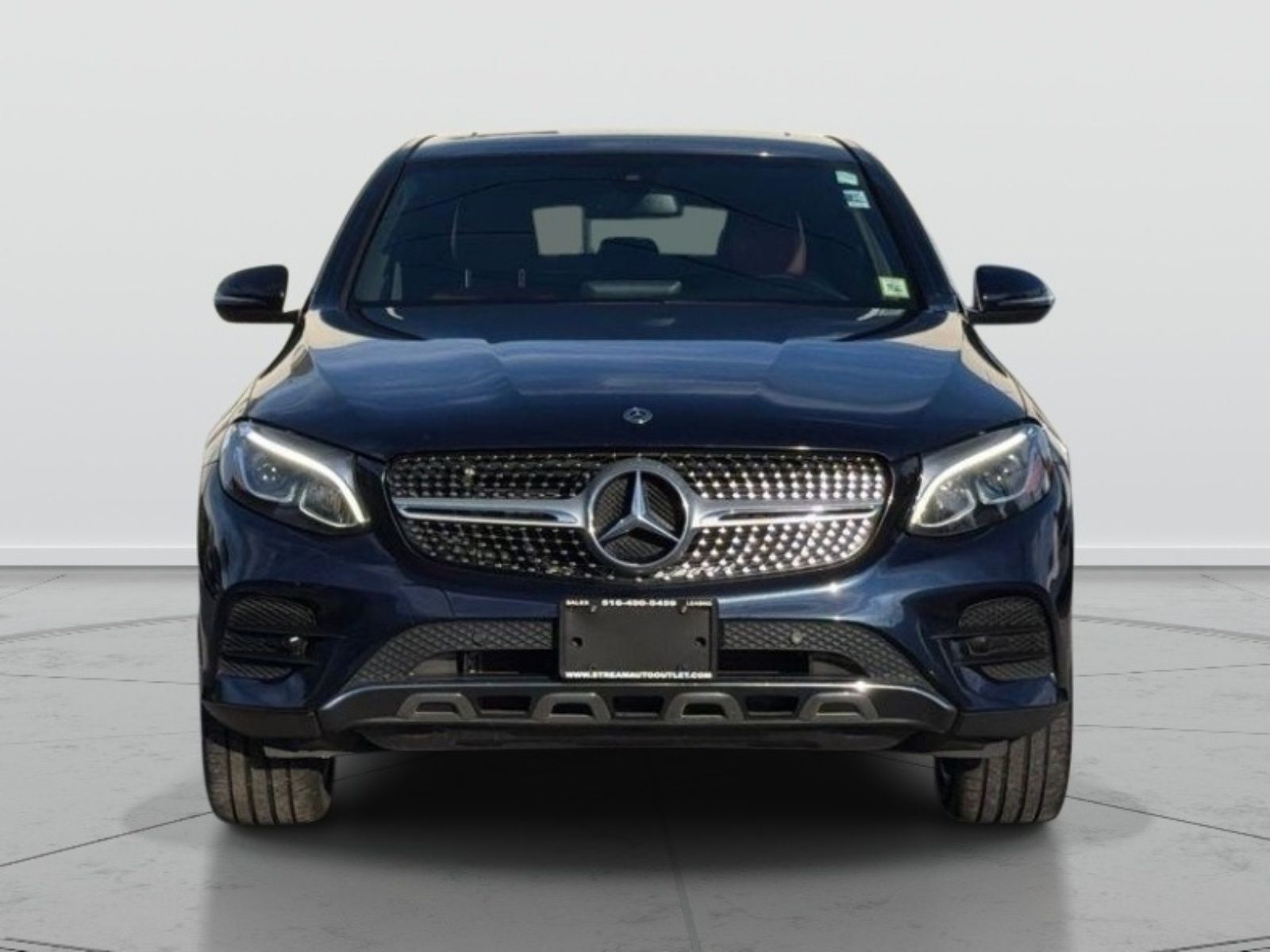 2019 Mercedes-Benz GLC 300 Image 2 of 39