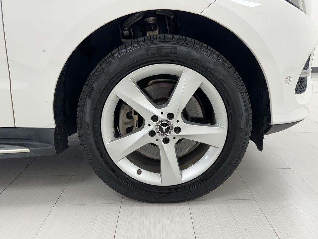 Vehicle image 42 of 43