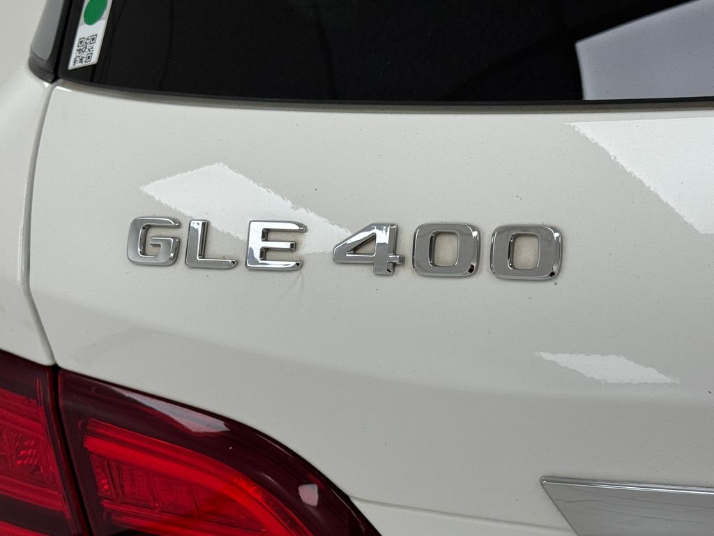 Vehicle image 36 of 43