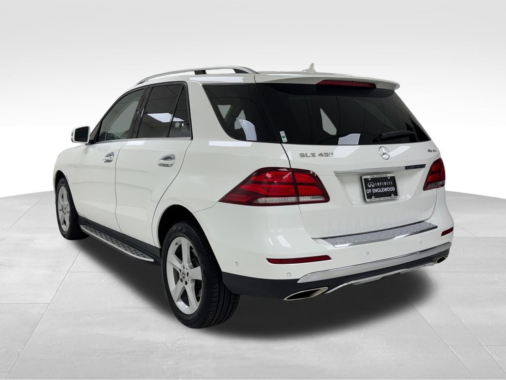 Vehicle image 7 of 43