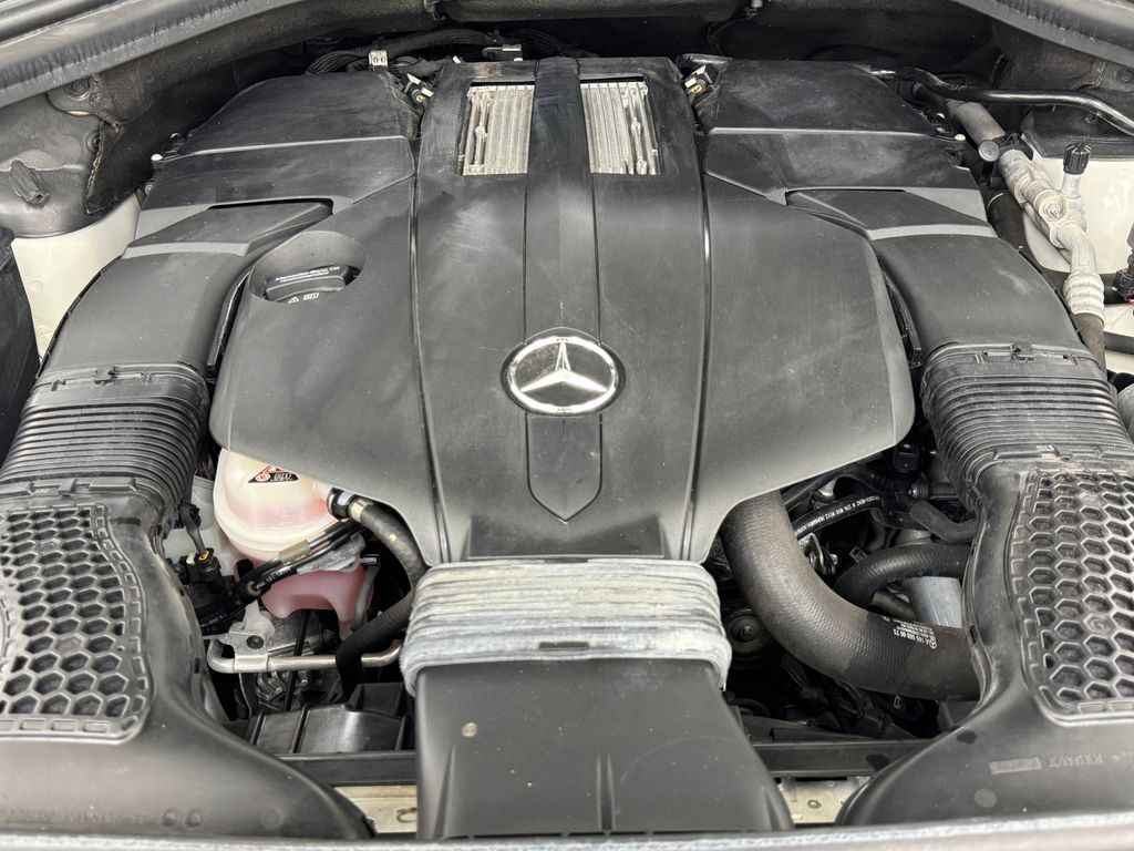 Vehicle image 32 of 43