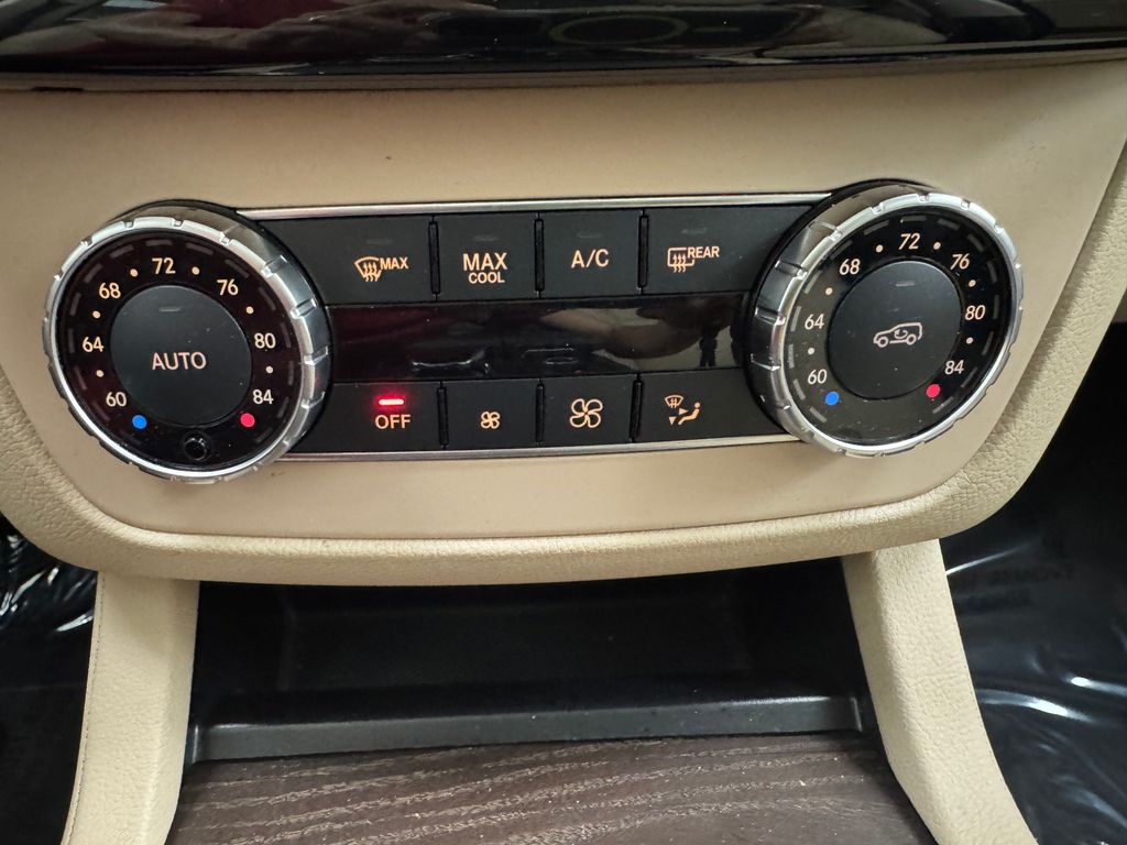 Vehicle image 22 of 43