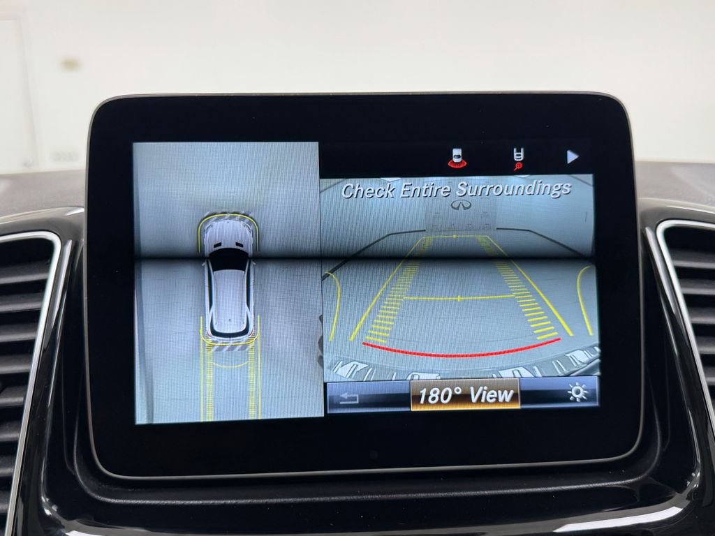 Vehicle image 19 of 43
