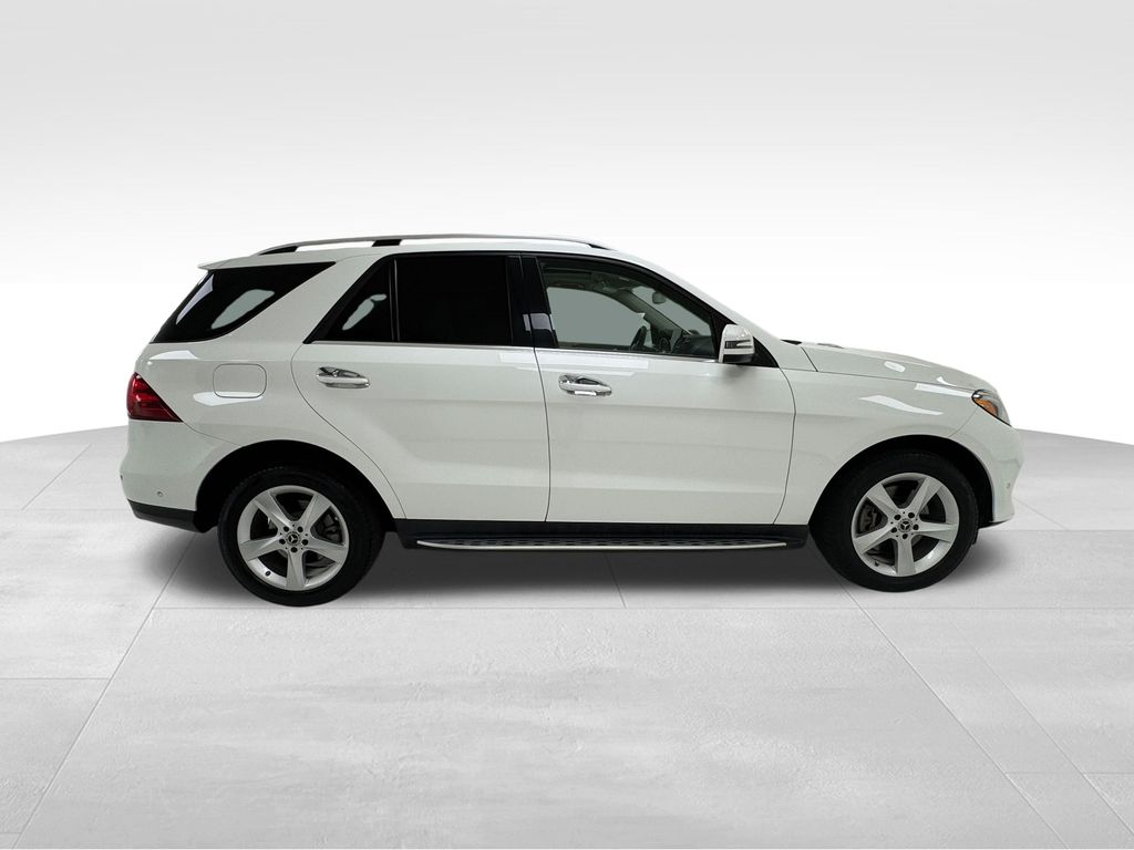 Vehicle image 4 of 43
