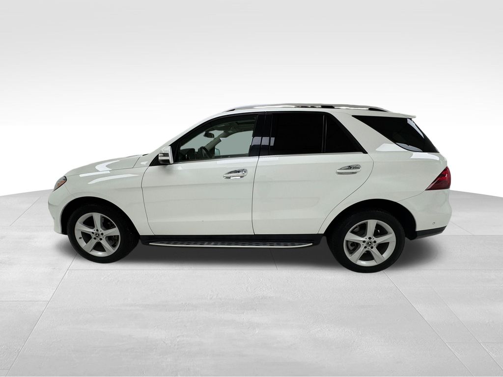 Vehicle image 8 of 43