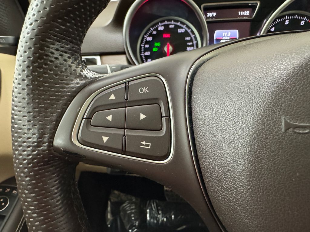 Vehicle image 25 of 43