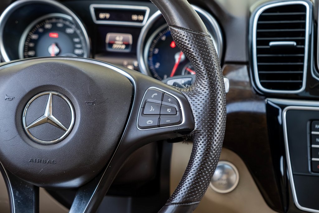 Vehicle image 15 of 47