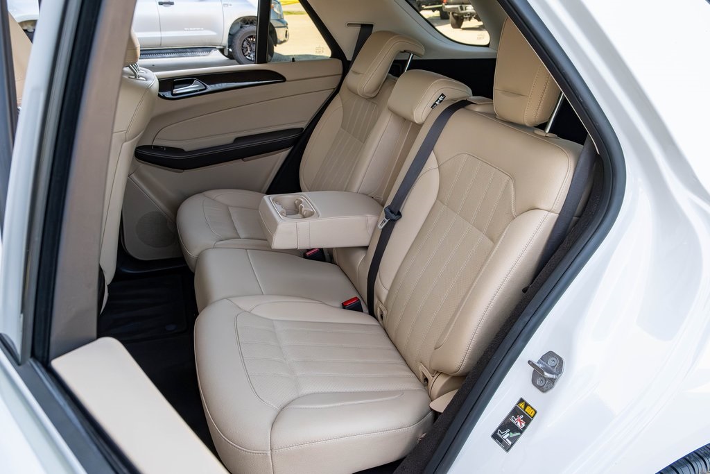 Vehicle image 9 of 47