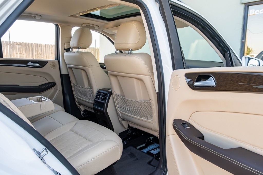 Vehicle image 14 of 47