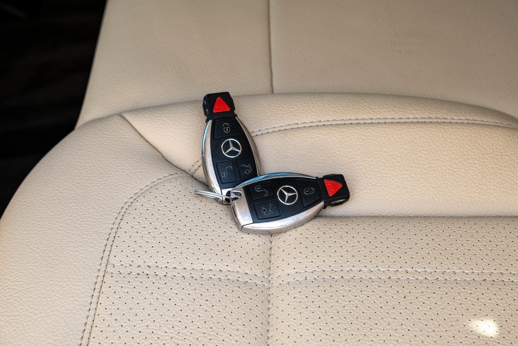 Vehicle image 26 of 47