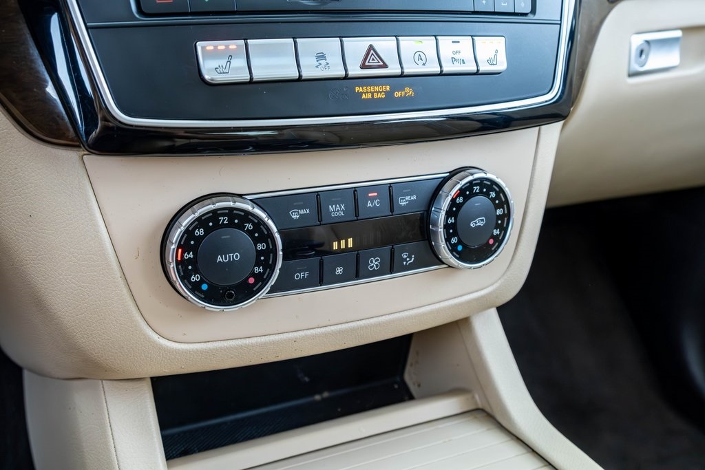 Vehicle image 46 of 47